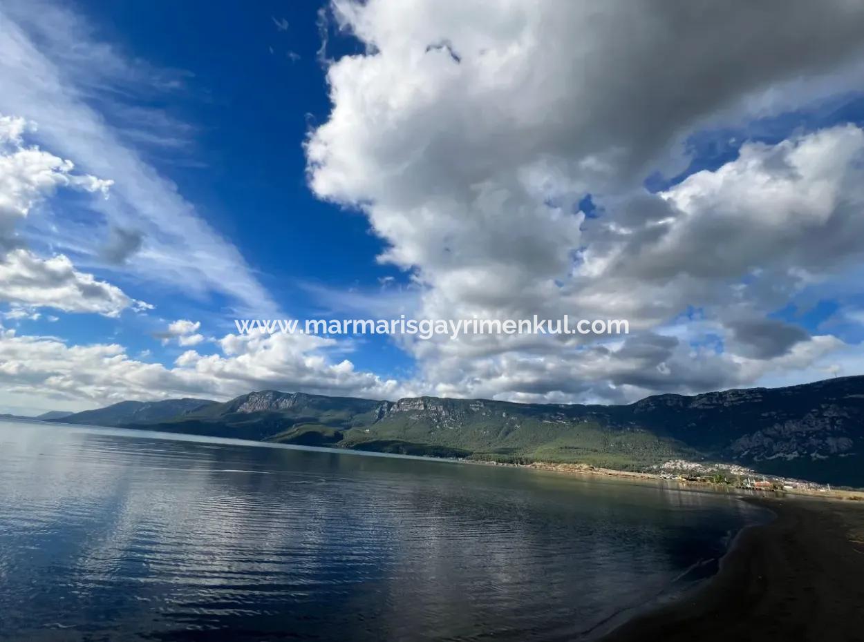 Muğla İli Ula İlçesi Gökçe Mahallesinde Orman Manzaralı Denize 2 Km Mesafede Yüzme Havuzlu Satılık Lüks Daire