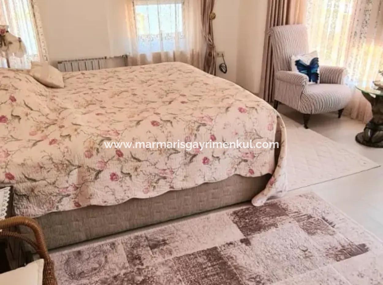 Marmaris Armutalan Mevkiinde Tam Müstakil Bahçeli Havuzlu Satılık Villa