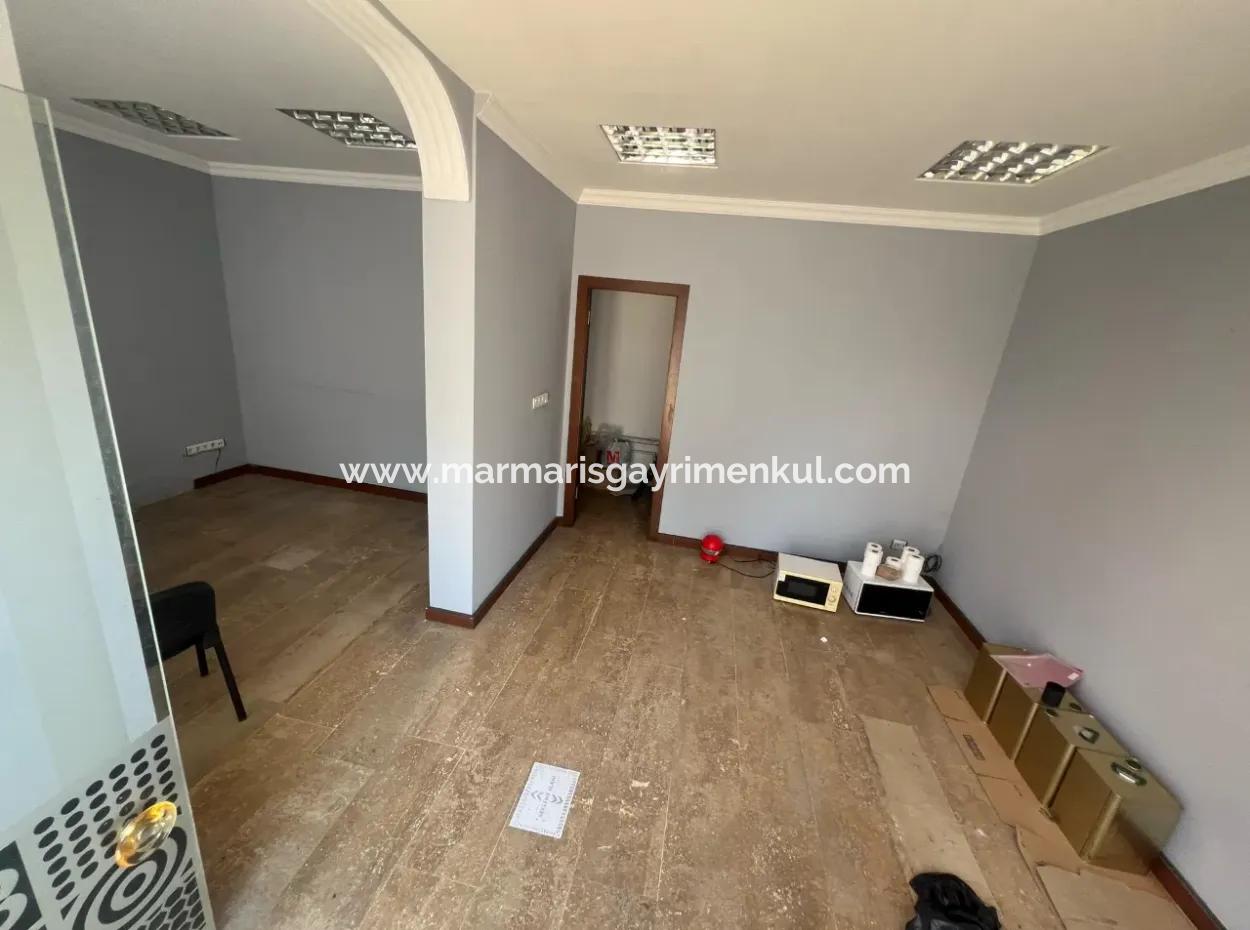 Marmaris Armutalan Merkezinde Anacadde Üzerinde 90M2 Satılık Dükkan