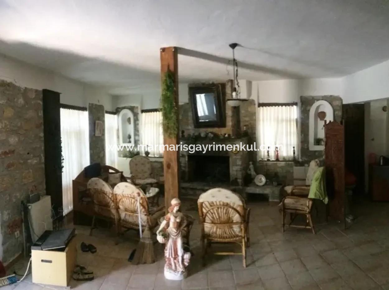 Gökova Bölgesinde Satılık Yüzme Havuzlu 8 Oda Taş Villa 740M2 Arsa