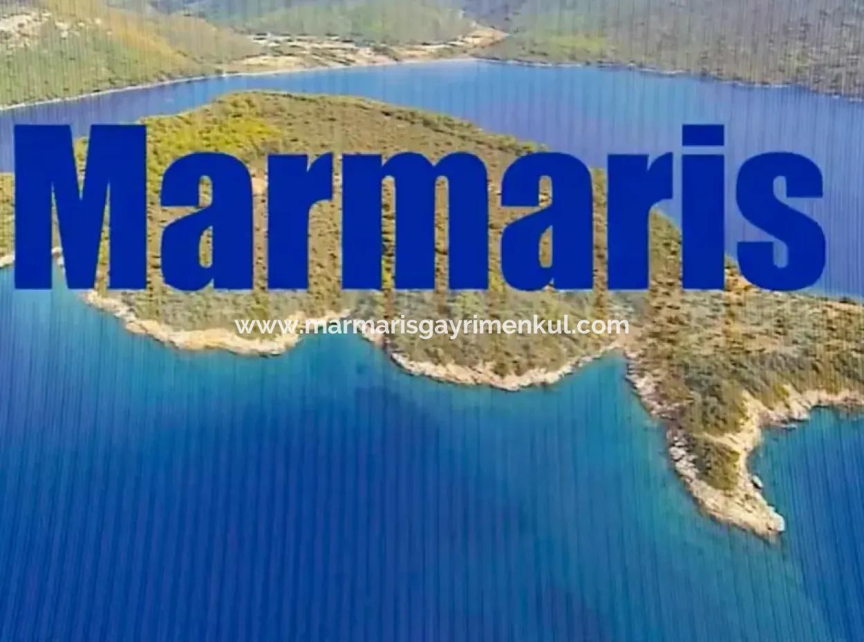Marmaris İlçesi Gökova Körfezinde  Satılık Ada  365000M2 Arsa Alanına Sahip Olup İçerisinde Kayıtlı Ev Bulunmaktadır.