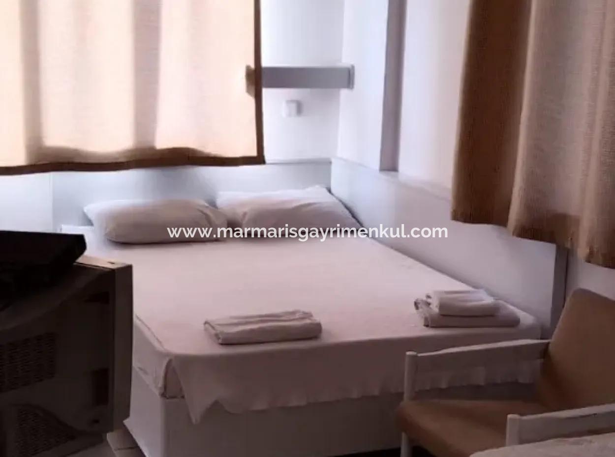 Emlakçıdan Antalya Merkezde Satılık 33 Odalı Butik Otel