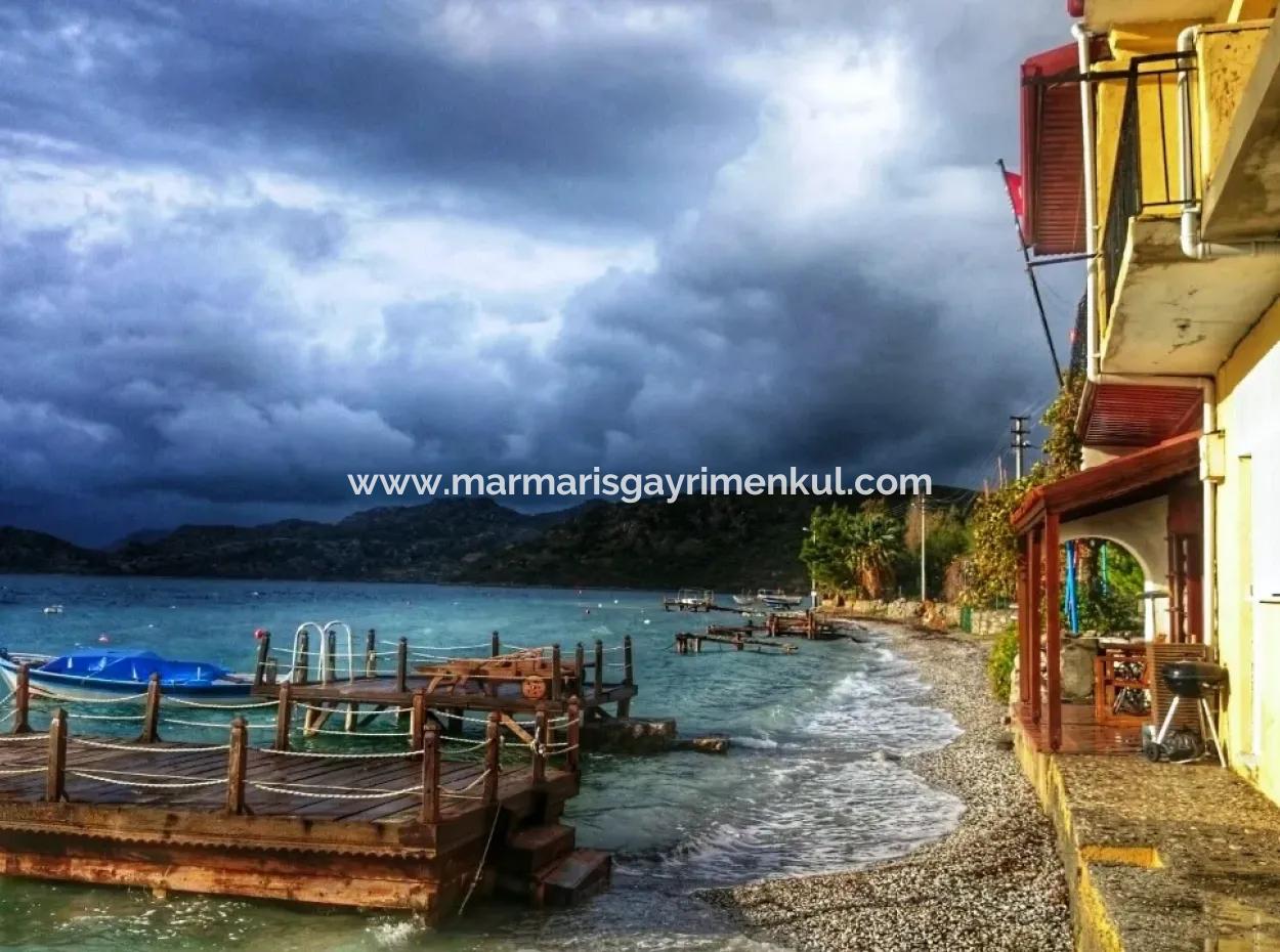 Emlakçıdan Marmaris İlçesi Söğüt Mahallesinde Denize Sıfır 1600 M2 Koy