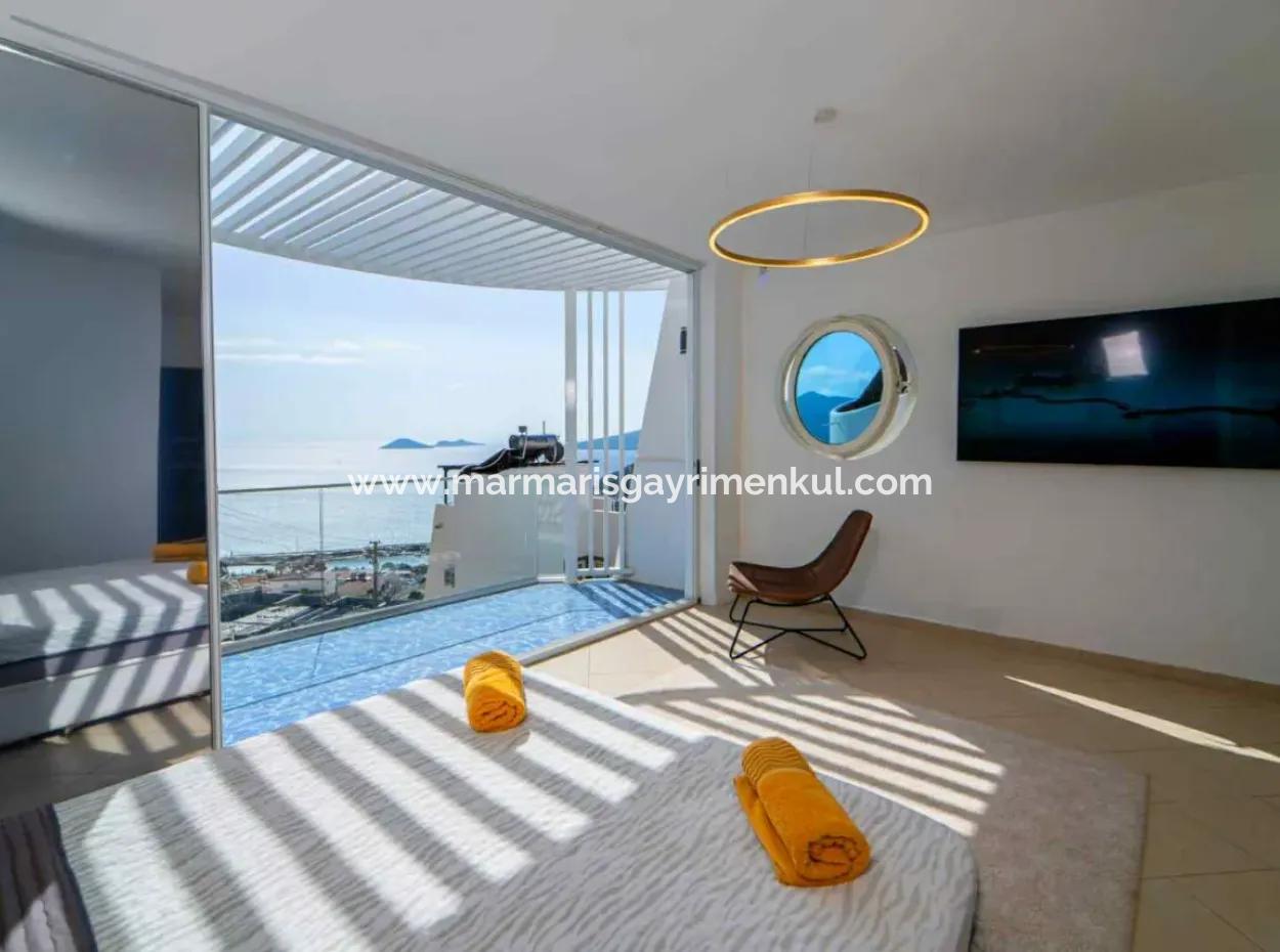 Kalkan,Da Muhteşem Deniz Manzaralı Yüzme Havuzu Mevcut Müstakil Satılık Villa Özel Yapım Bir Villa