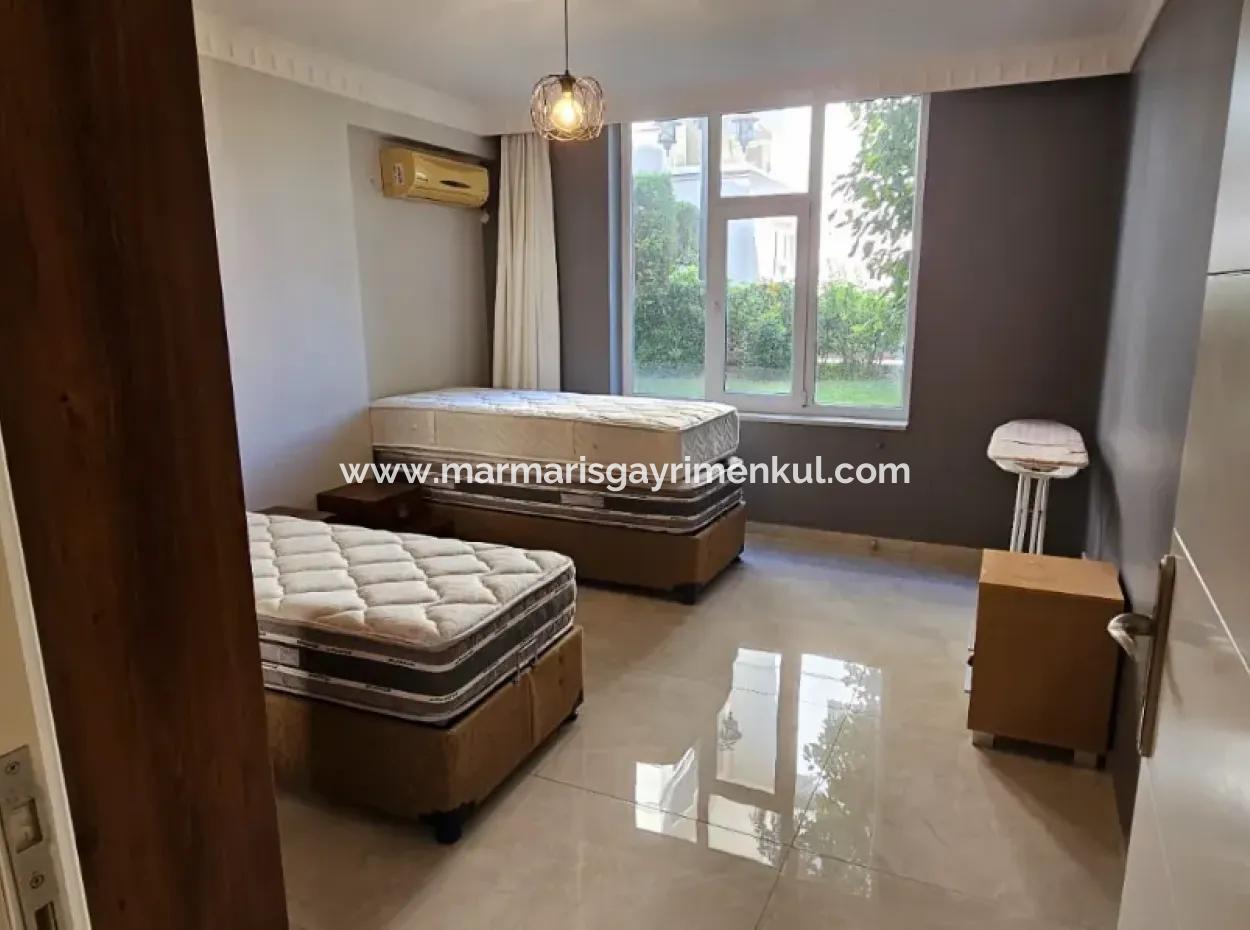 Camiavlu Mahallesi Havuzlu Güvenlikli Sitede 3+1 Satılık Ters Dubleks