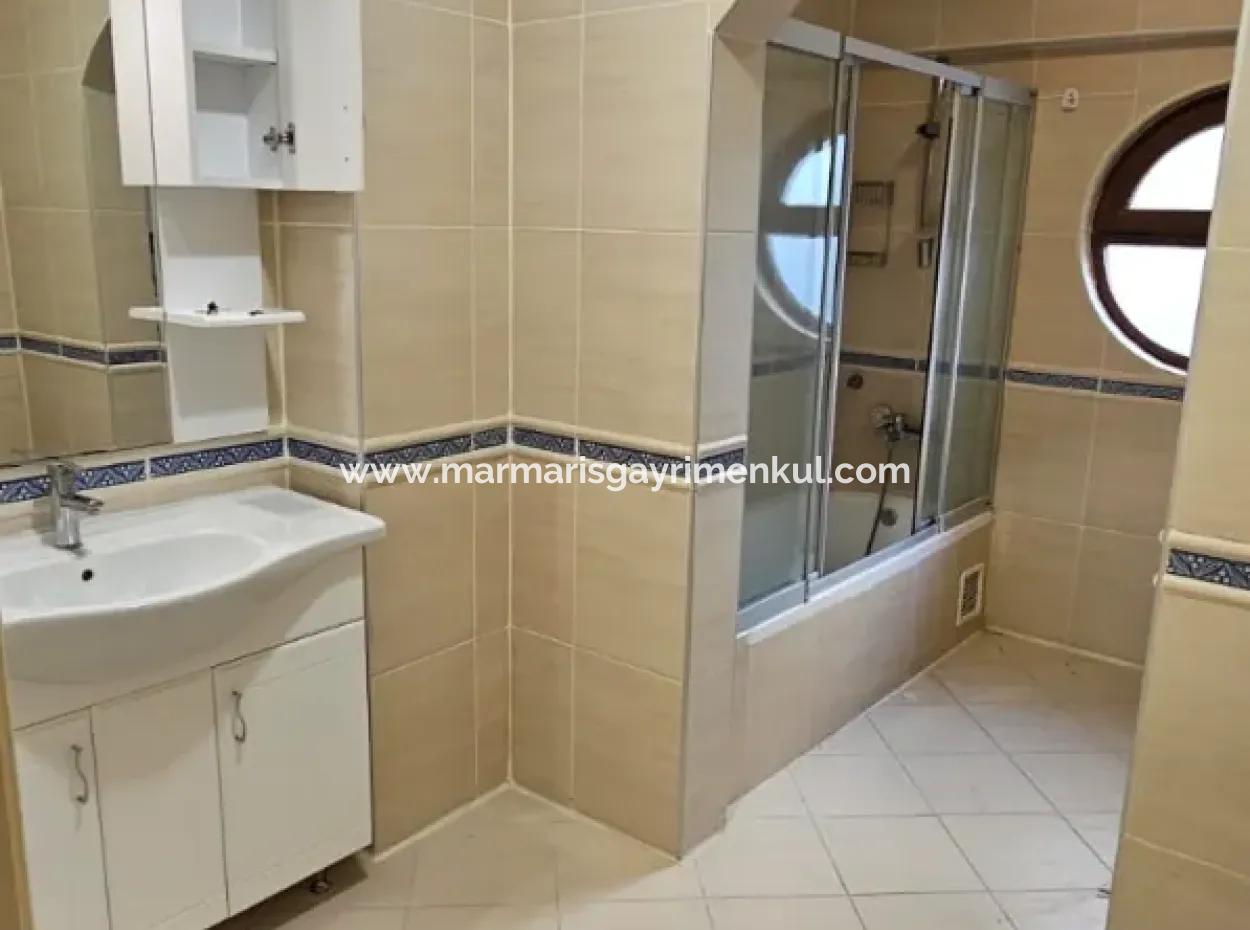 Marmaris Siteler Mahallesi’nde 3+1 Havuzlu Kiralık Lüks Daire