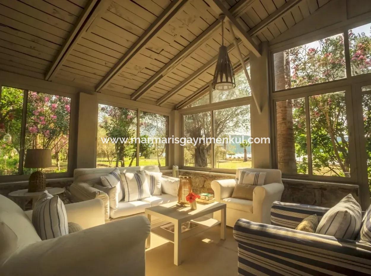 Marmaris,Den 20 Km Uzaklıkta Denize Sıfır Satılık Butik Otel 20 Oda