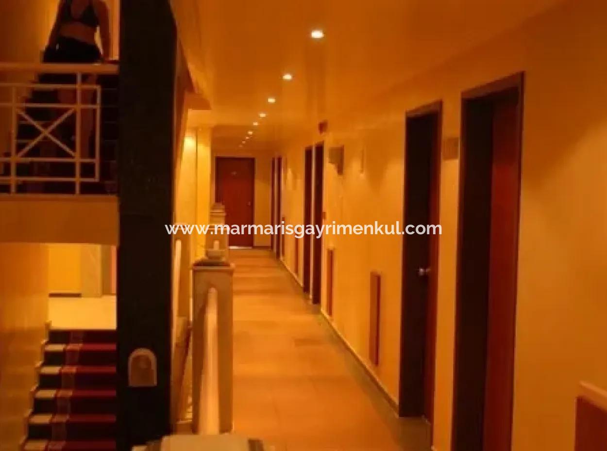 Marmaris Merkezinde Denize Yakın Satılık 70 Oda Otel