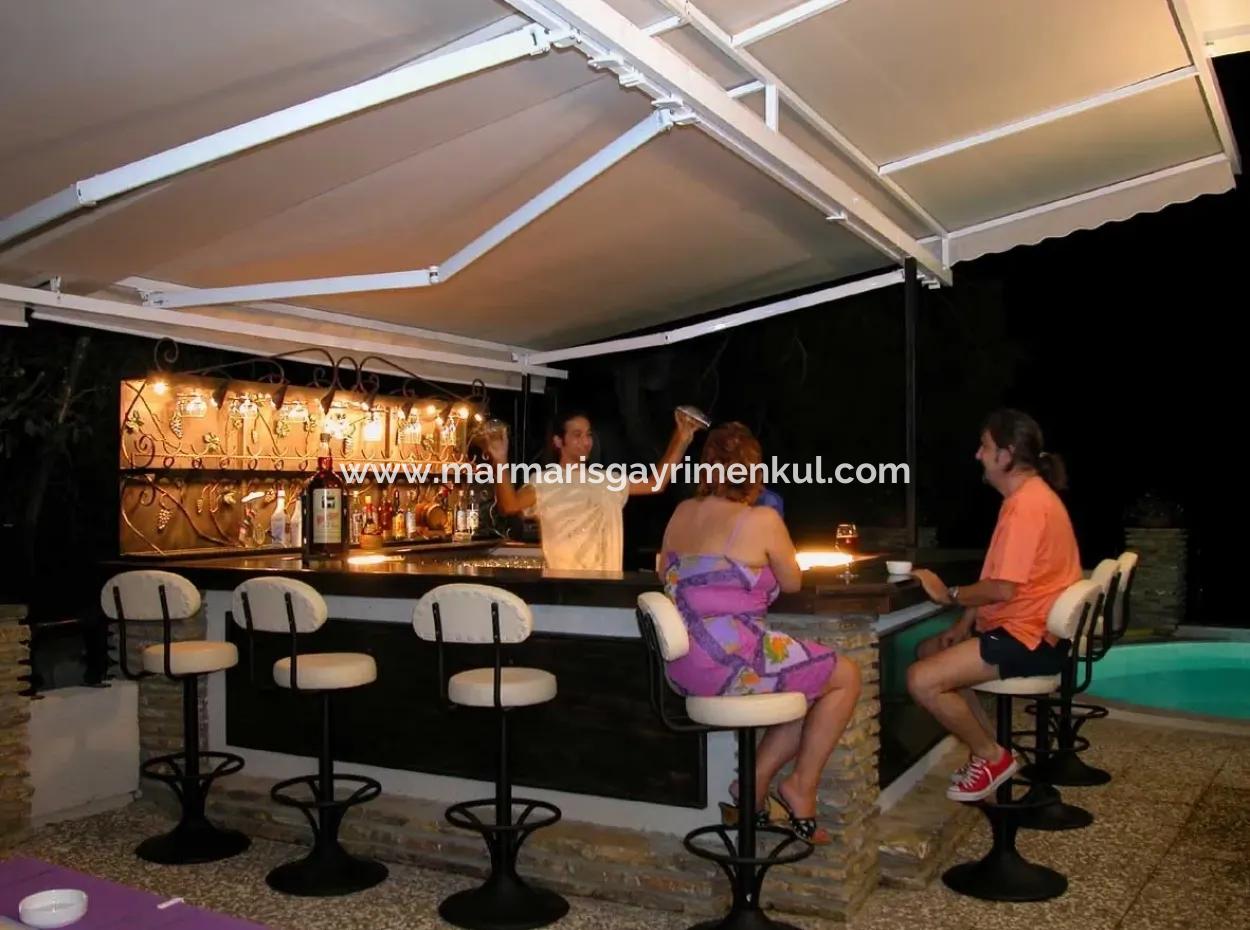 Marmaris Merkezinde Satılık 18 Oda Otel Denize Yakın