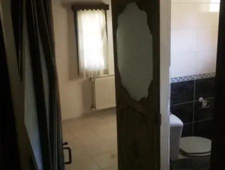 Gökova Bölgesinde Satılık Yüzme Havuzlu 8 Oda Taş Villa 740M2 Arsa