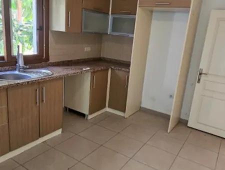 Marmaris Siteler Mahallesi’nde 3+1 Havuzlu Kiralık Lüks Daire