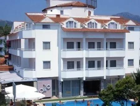 Marmaris Merkezinde Denize Yakın Satılık 70 Oda Otel