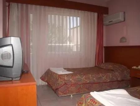 Marmaris Merkezinde Denize Yakın Satılık 70 Oda Otel